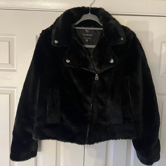 Lucky Brand Jackets & Blazers - Lucky Brand faux fur black moto jacket. Size M